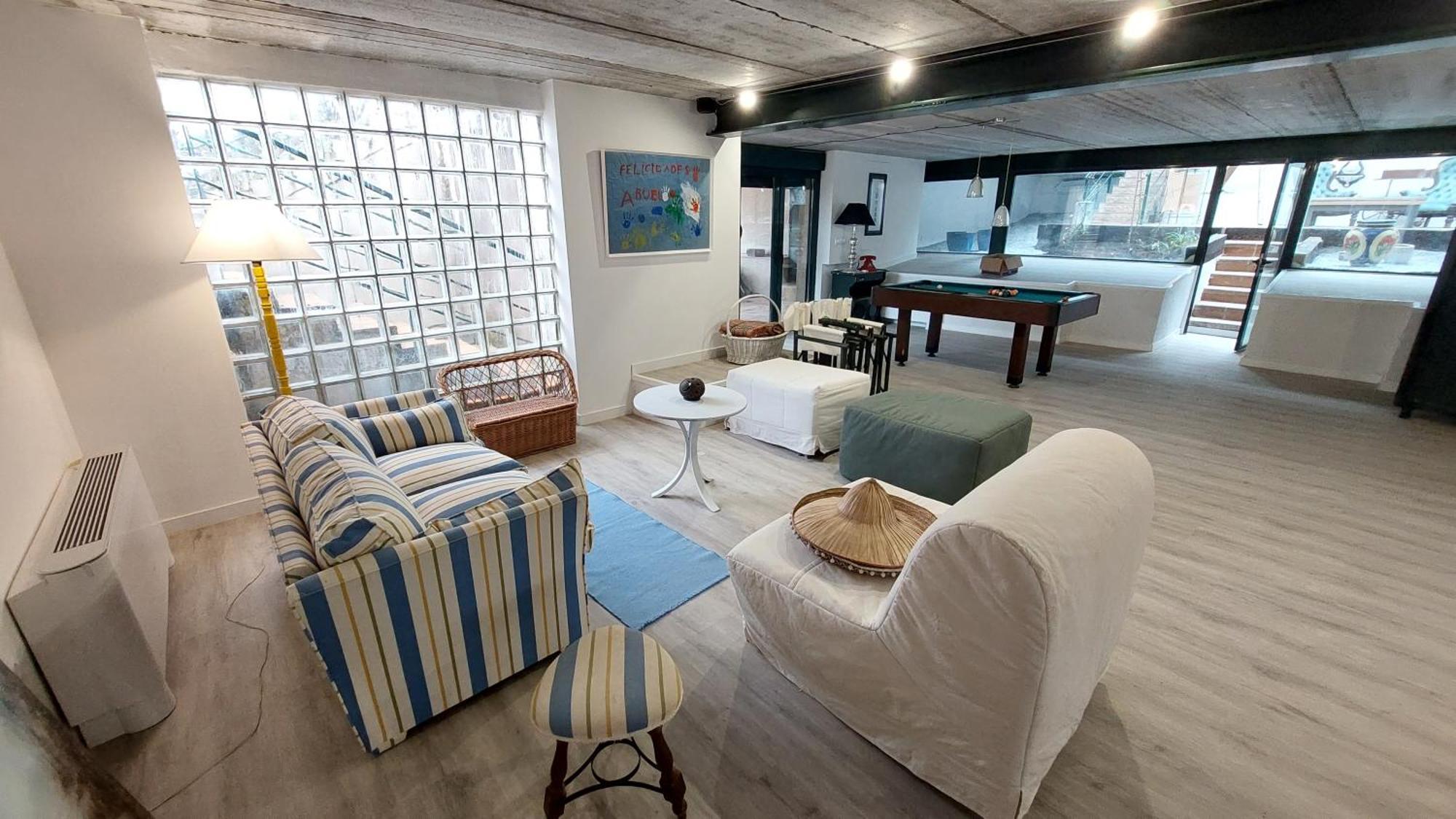 La Lumbre: Encanto Con Piscina Todo El Ano Villa Castillejo de Mesleón